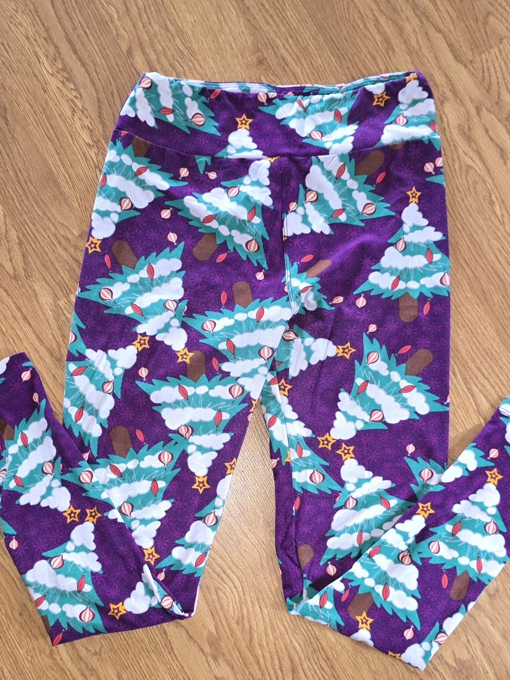 Lularoe One Size Purple Holiday Christmas Tree Print Leggings